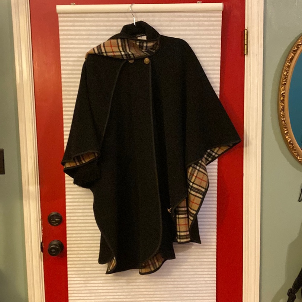 Reversible wool cape